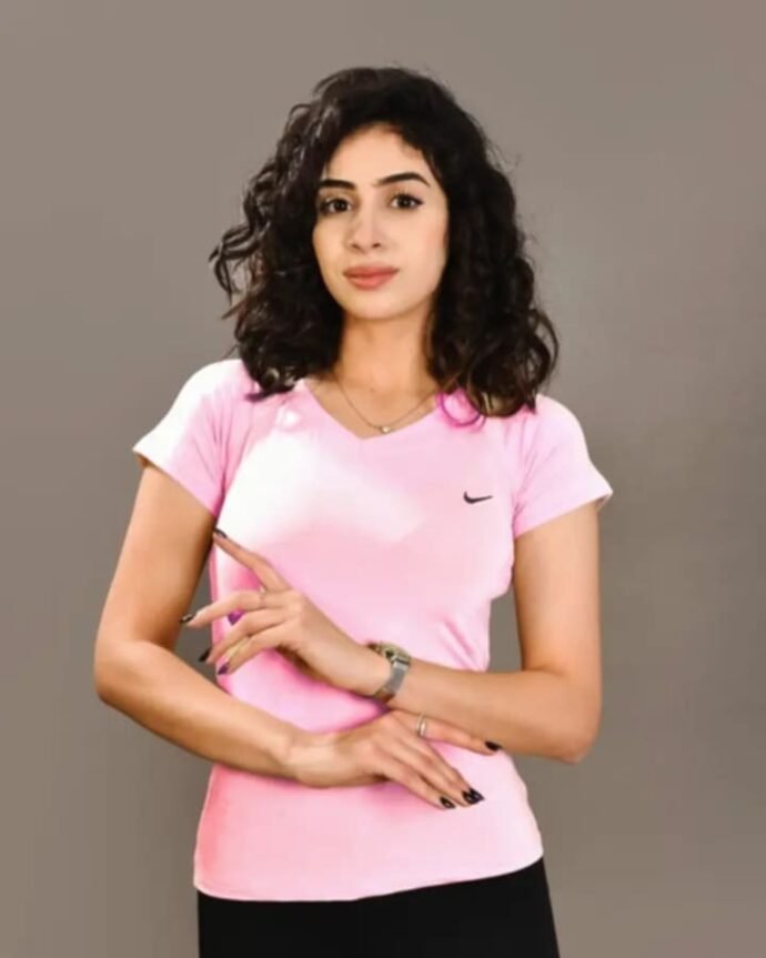 ⁦تيشرت رياضيNike "برقبة2100da"V⁩ - الصورة ⁦5⁩